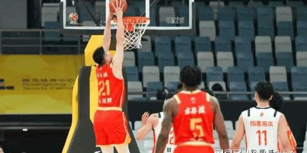 天博体育官网-有意思！兄弟俩同台，哥哥0分，正负值+12；弟弟16分，正负值-20