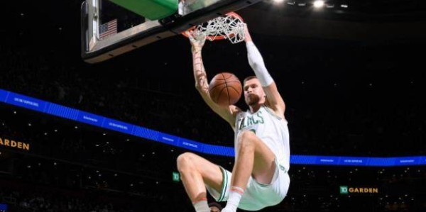 天博体育官网-绿军火力升级冲冠！波神助推进攻：期待两三人配合