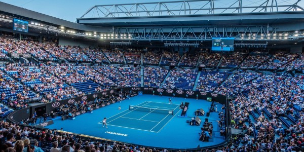 天博棋牌-白卓璇吃油条落败王炸组合出局，卢宝丢盘晋级西大妈还是你大妈