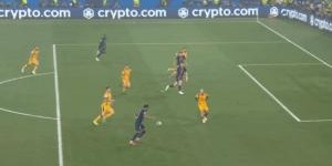 被杜埃打折射！迪马尔科防守动作遭狂批：封堵射门时决不能背过去